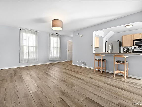 4th image of 989 Symphony Dr