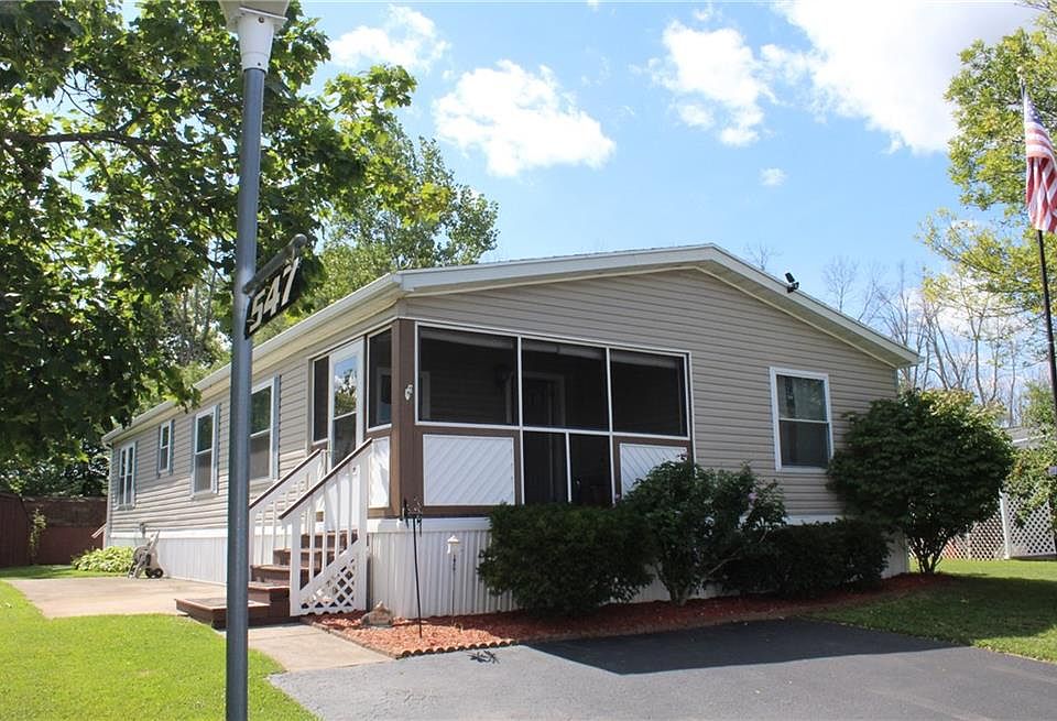 1st image of 547 Rockview Dr
