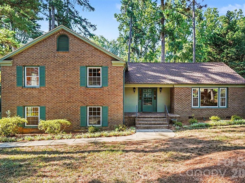 1st image of 512 Guilford Rd