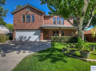 1948 Queen Victoria Dr, New Braunfels, TX 78130