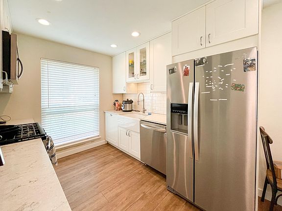 4th image of 909 Red Cliff Dr