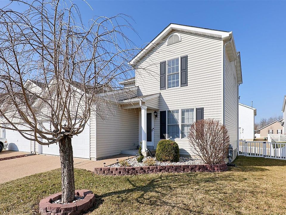 1st image of 805 Cadbury Dr