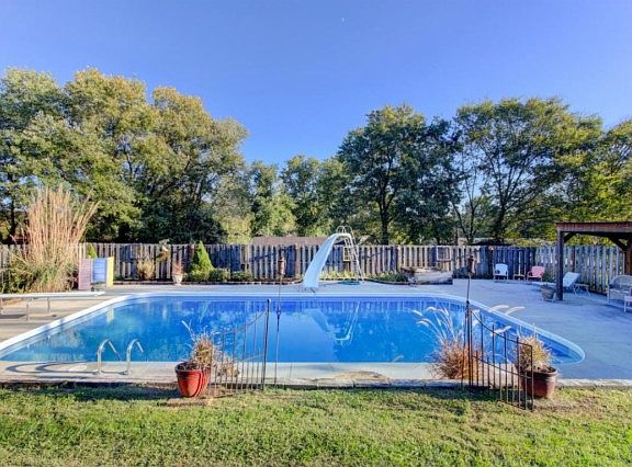 3rd image of 5416 Green Acre Dr