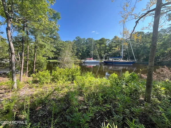 111 Pineview Drive, Oriental, NC 28571