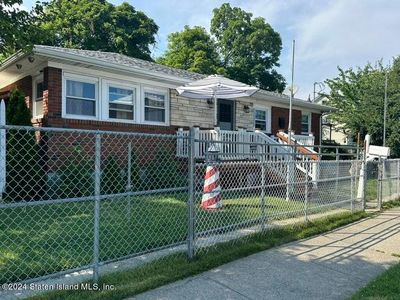 1031 N Railroad Ave, Staten Island, NY, 10306