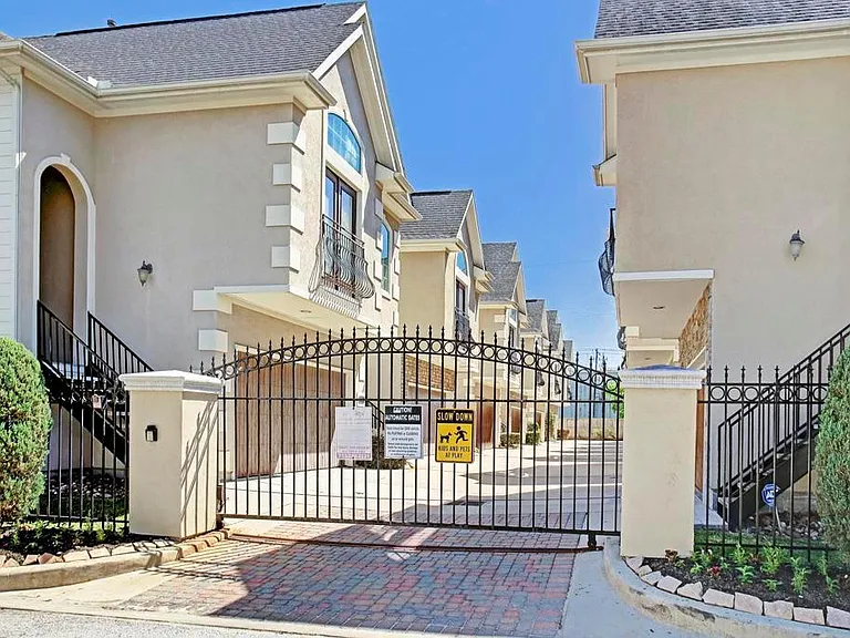322 Cage St — Photo 18
