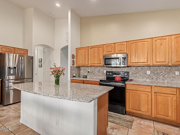 3rd image of 1530 E FONTANA Drive