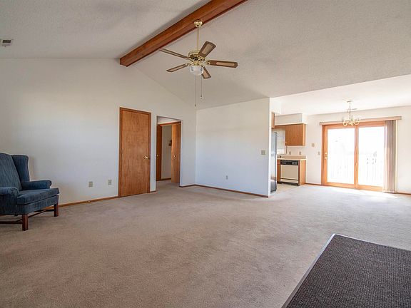 5th image of 1404 Knoll Crest Dr