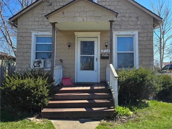 1738 Harrisburg Rd NE, Canton, OH 44705