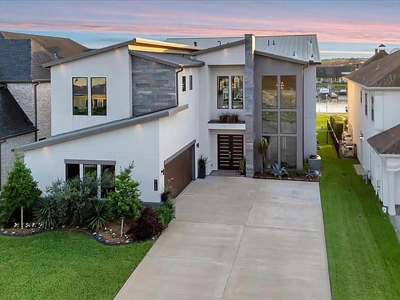 2nd image of 725 Pegasus Ln