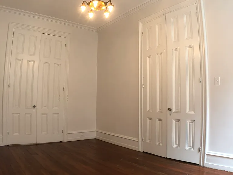 120 N Lambert St — Photo 3