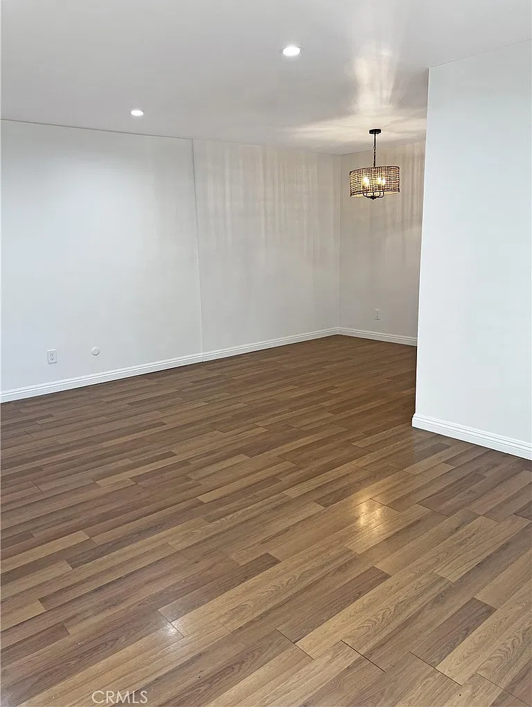 2 bed, 1.5 bath, 1000 sqft, $2,600 — Photo 2