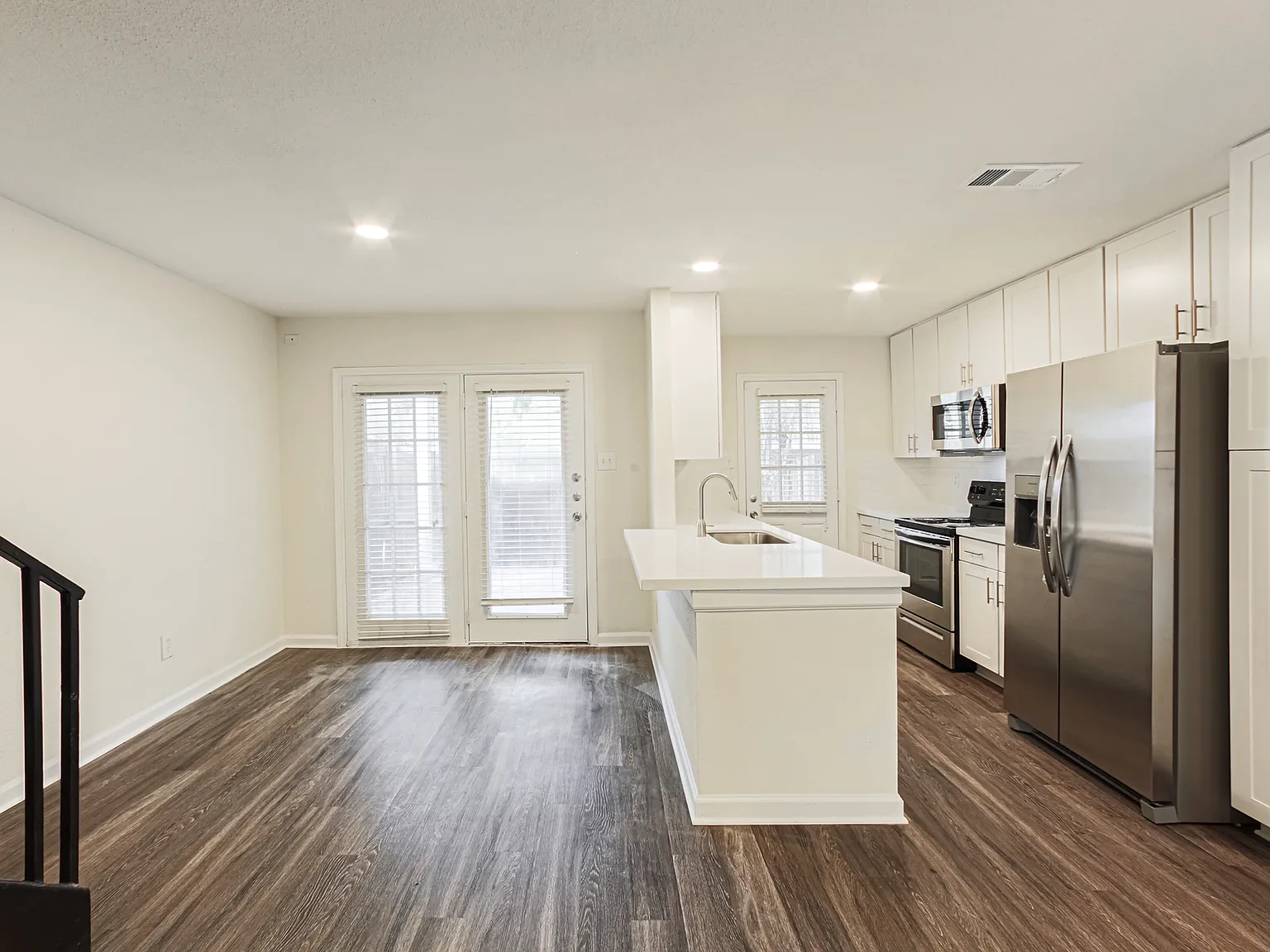 Roundhill Townhomes — Photo 4