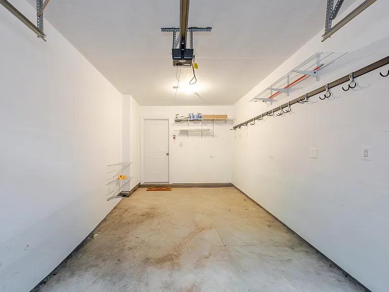 2401 Stella Pl — Photo 29