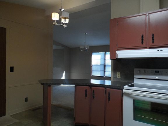 Open living plan, formal dining, living family room. Separat