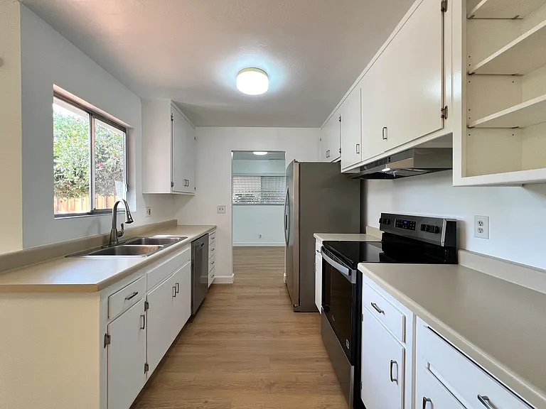 849 Laguna St — Photo 12