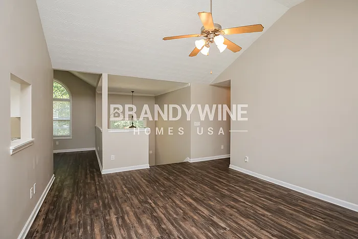 814 Evergreen Dr — Photo 6