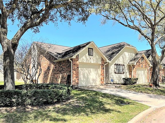 2nd image of 630 W Country Grove Cir