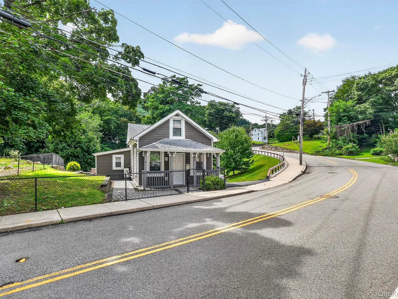 2 bed, 1.0 bath, 627 sqft, $2,600 — Photo 3