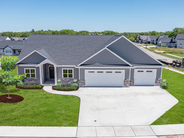 1701 Sweetbriar Way, Green Bay, WI 54311