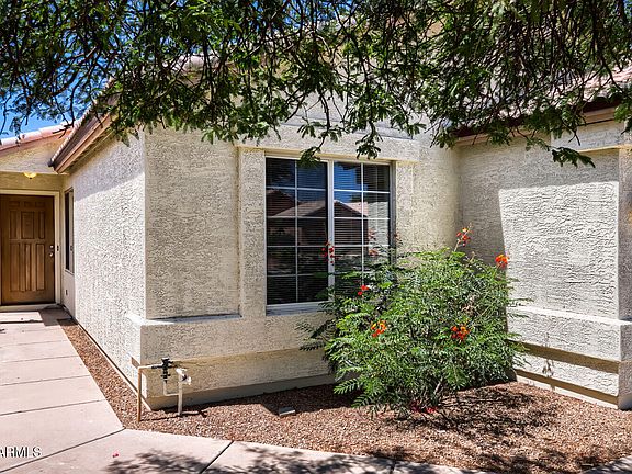 3rd image of 6747 E MELROSE Street