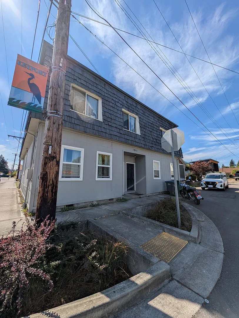 Pacific Ave Triplex (A-C) — Photo 1