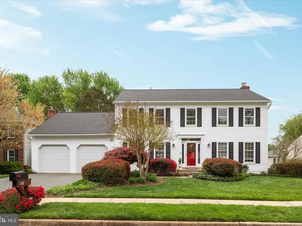 105 Copper Ct, Sterling, VA 20165