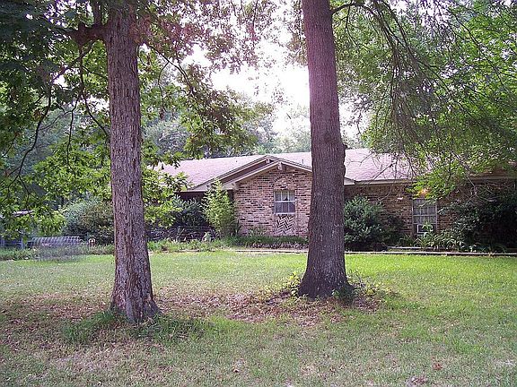4th image of 22137 Dogwood Dr