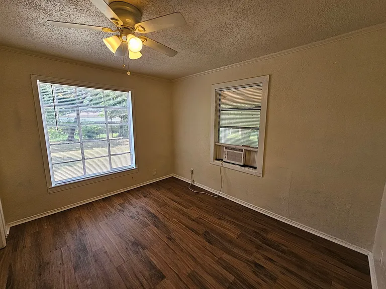 6540 Hollis Ave — Photo 12