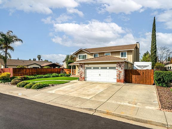 4th image of 107 Gatehouse Court