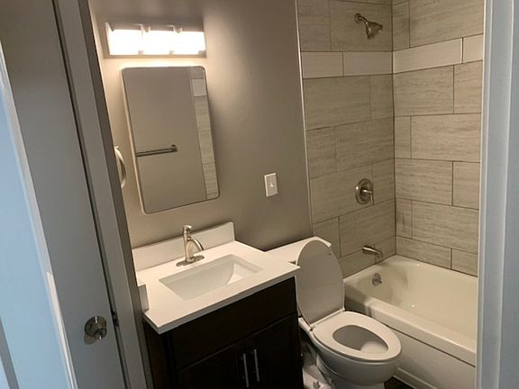 5th image of 5416 S M St #6