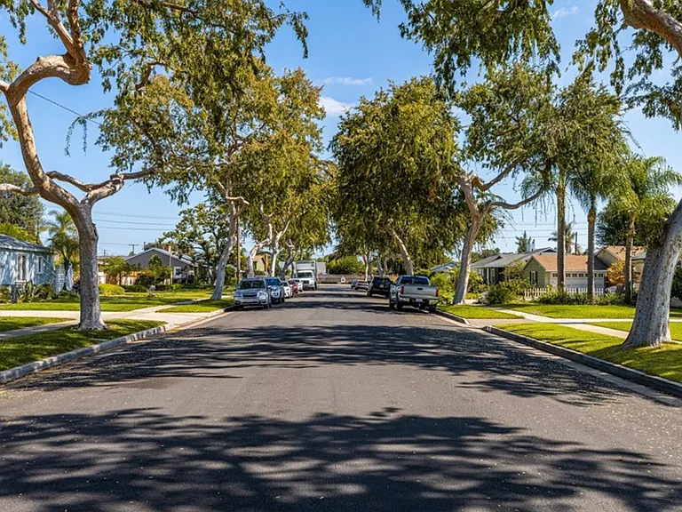 2510 Santiago St — Photo 35