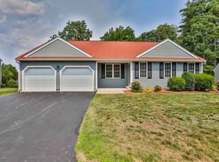 4 Myopia Ln, Nashua, NH 03063