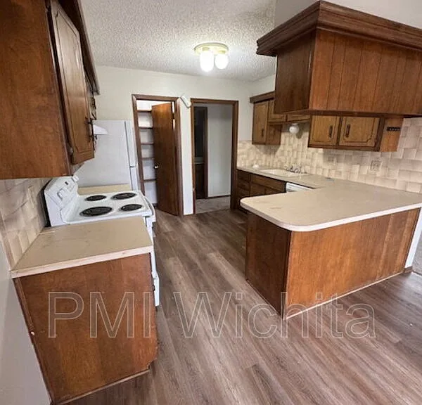 1730 S Beech Ct — Photo 9