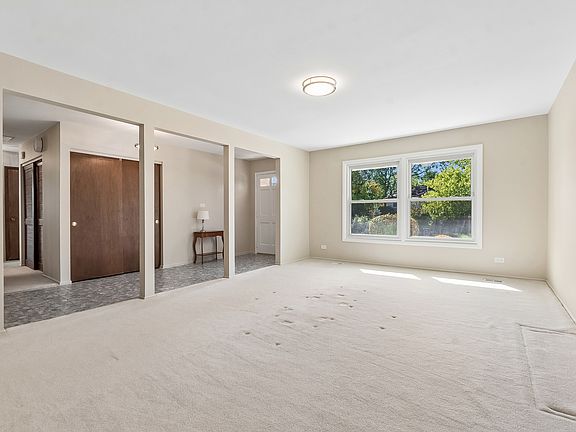 4th image of 25 Red Haw Ln