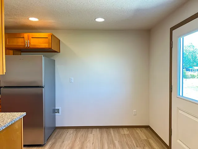 389 Clover St — Photo 8