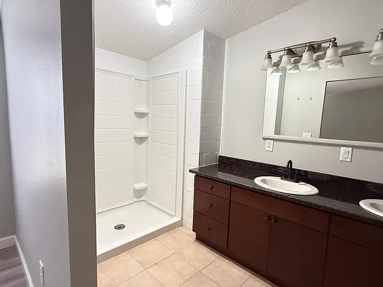 10406 Brussels Dr — Photo 23
