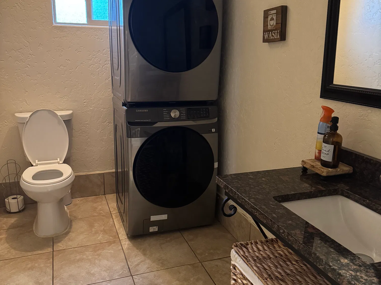 3 bed, 2.5 bath, 2100 sqft, $4,920 — Photo 2