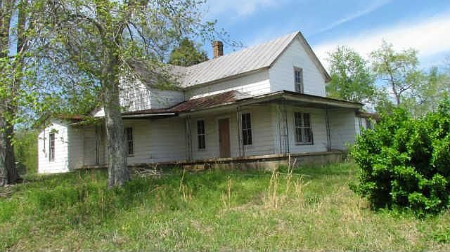 2nd image of 303 Hill St