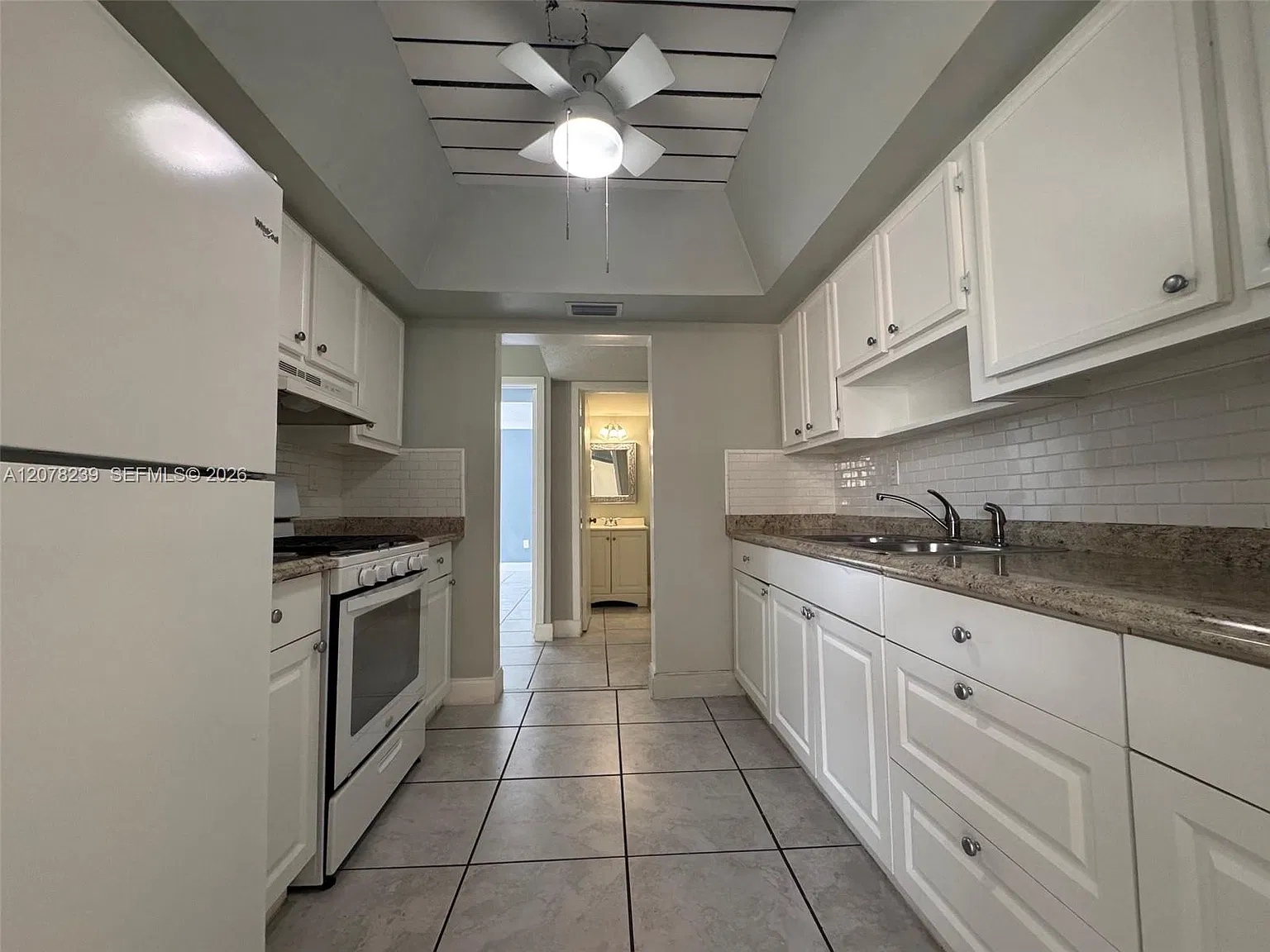 Greenglades Condo 1 — Photo 2