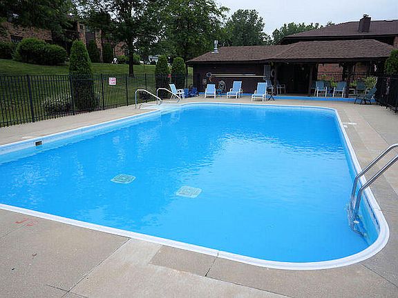 2nd image of 396 Park Hill Dr