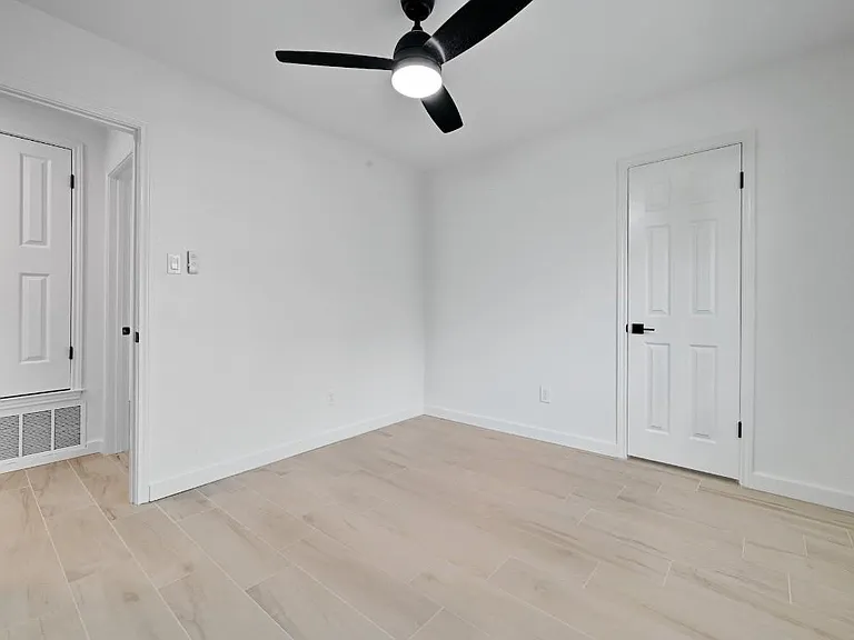 1714 Kimmerling Ln — Photo 24