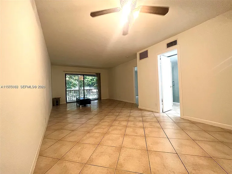 3115 Oakland Shores Dr #E208 — Photo 4