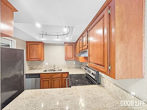 3rd image of 1650 8th Ave Unit 211