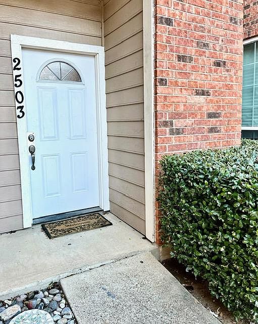 1st image of 2503 Plumgrove Cir