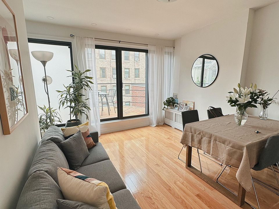 1st image of 165 W 76th St APT 4R