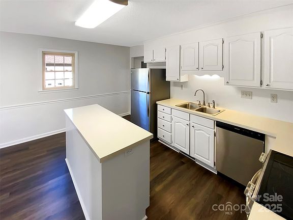 2nd image of 364 Palmer Cir
