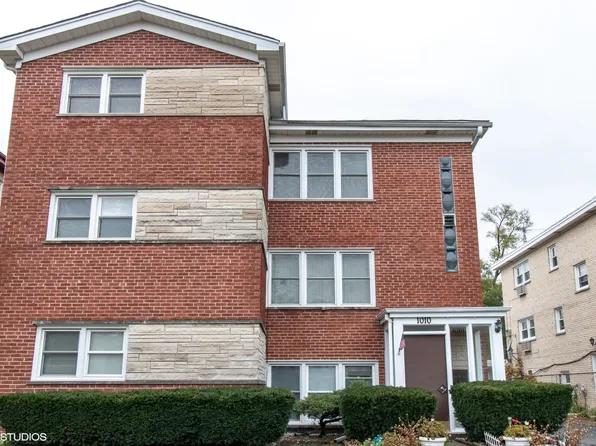 1010 Arnold Ct, Des Plaines, IL 60016