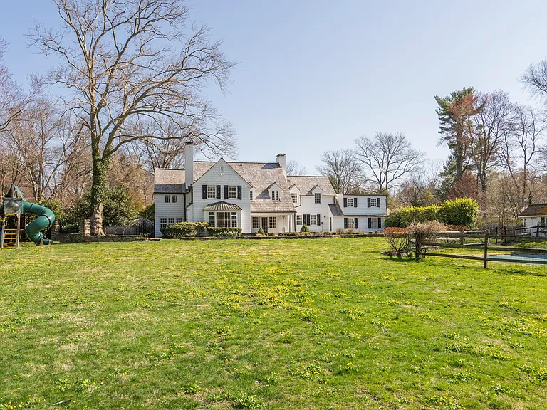 601 Harriton Rd — Photo 56