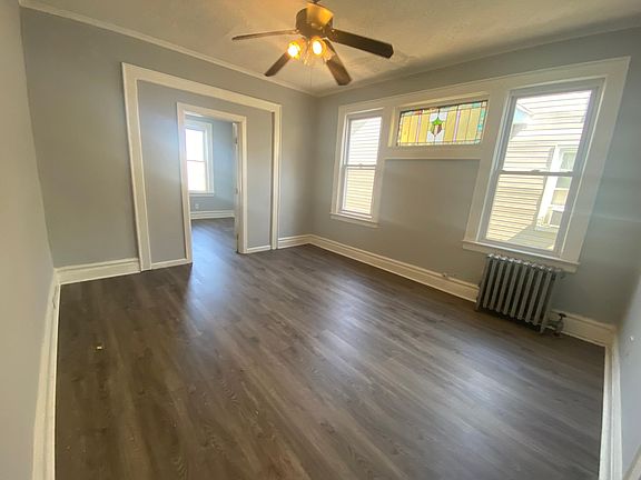 4th image of 478 Leslie St #2